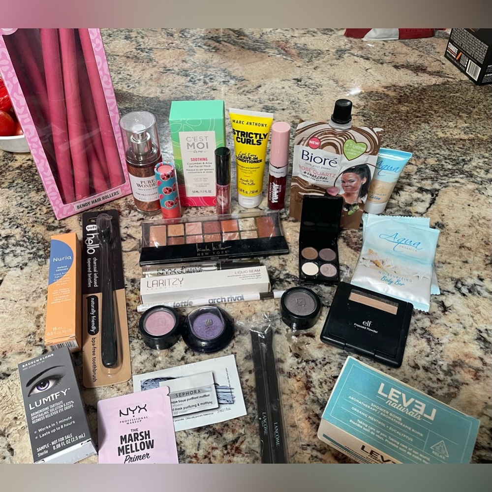 Lot of make-up & beauty* skin care*Nuria*Laritzy*Lancome*NYX*Biore*Sephora* - Picture 2 of 7